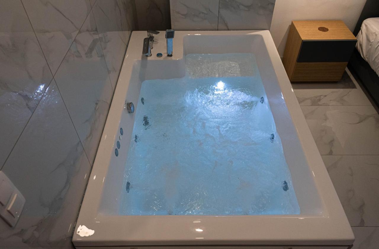 Athens Jacuzzi Apartment Exteriér fotografie